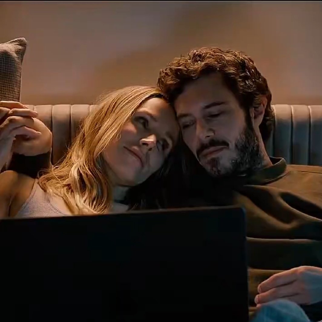 Really enjoyed #NobodyWantsThis on Netflix.
Mainly because they made the guy a really good person.
I was really getting tired of weirdo, 'troubled' guys with communication issues latching on to women who have to WORK to get through to them 
This is a relief!!!