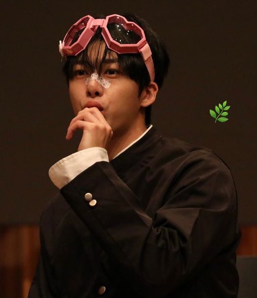 hwonpics's tweet photo. D-225 https://t.co/LHWea2E6vj