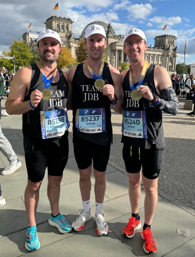 We couldn’t be prouder of Dr. Chris Troy (PGY4) and his brothers, Andrew and William, for completing the Berlin Marathon. They ran in honor of their uncle who battled leukemia for over 20 years. It’s not too late to donate to the cause: secure.acsevents.org/site/STR?pg=te…