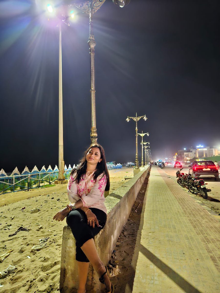Priya9332's tweet photo. Hangout with family at #Puri #beach https://t.co/j093sv0yjM