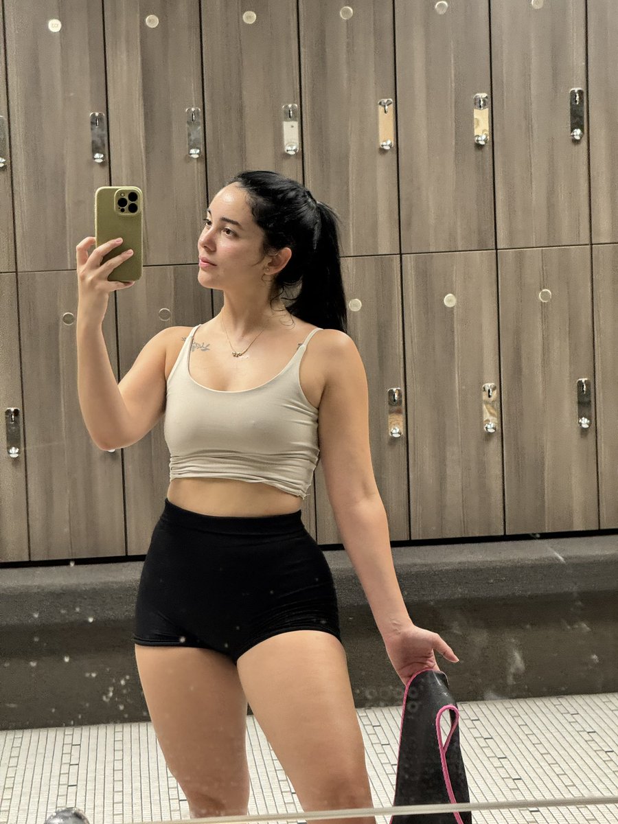 lauraaaof's tweet photo. Sudadita 💦 https://t.co/TWbBQTe8wu