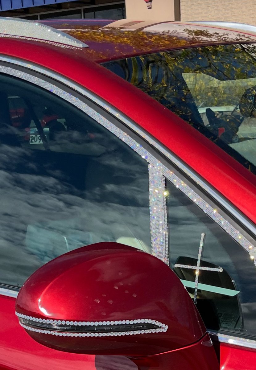 Every single bit of brightwork on this Buick was bedazzled.  Seriously…take a close look.  

#bedazzledbuick 
#carspotter