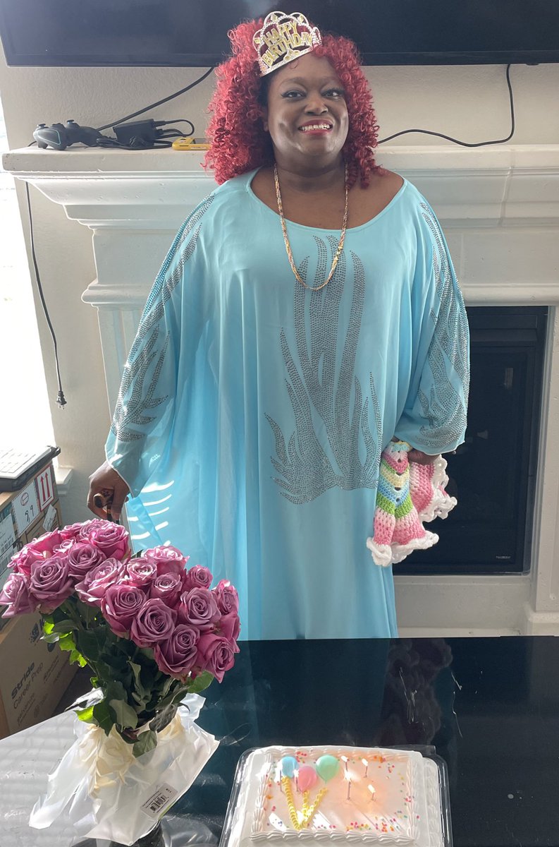 ZenMeoww's tweet image. With blessings from her dear and loving family:

I am devastated to say that our dear friend, community leader, mentor, family member, &amp;amp; renowned disability activist, @Tinu Atinuki Abayomi-Paul passed away at home on Thursday morning.

She is finally at rest and without pain.