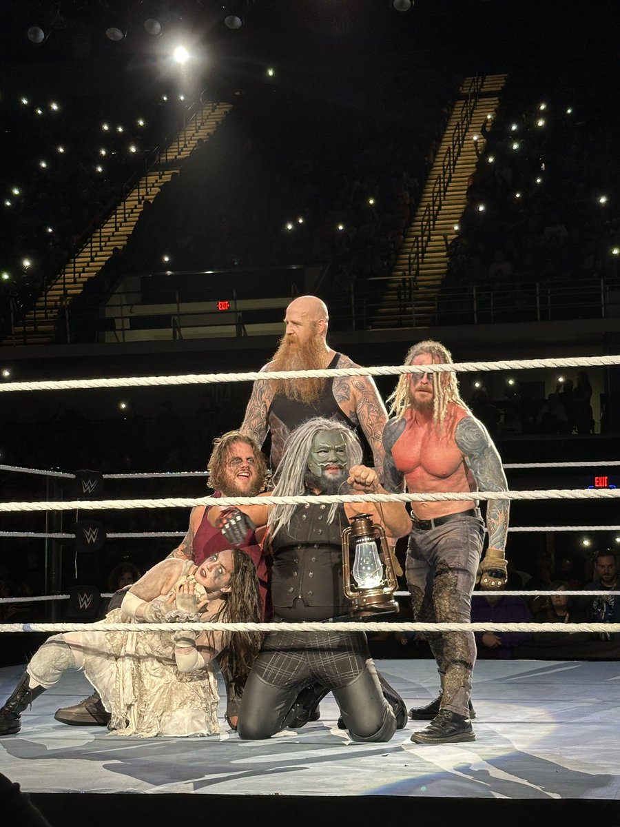 ItsDaws0n's tweet photo. #WWEHuntsville was Awesome 

So happy that I decided to go cause I had no clue that The Wyatt Sicks were doing house shows now, I was very excited to see them… https://t.co/4zvdidGWrJ