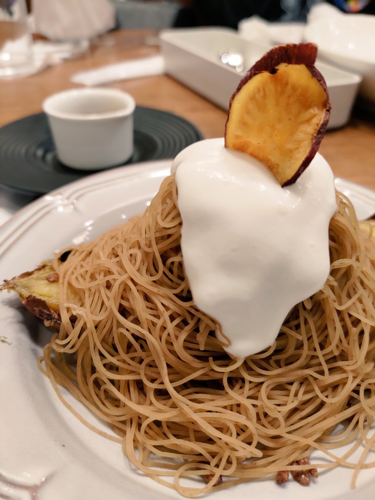 onchan_kako's tweet photo. 去年より美味しくなってる🍠
#オリーブの丘　＃しぼりたてモンブラン https://t.co/s8CQYjDAON