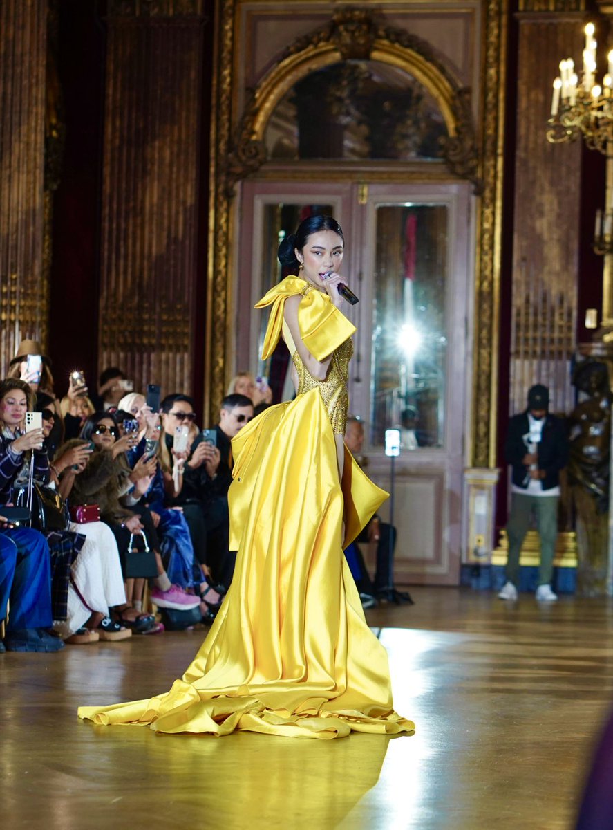 KapamilyaTFC's tweet photo. Here are some photos of @@maymayentrata07 as she walked the runway for Leo Almodal at this year’s #ParisFashionWeek - she also performed the English Version of her track “Amakabogera” 

#MaymayGoesToParis #AmakabogeraInParis 🇫🇷 https://t.co/t68oT2PGHv