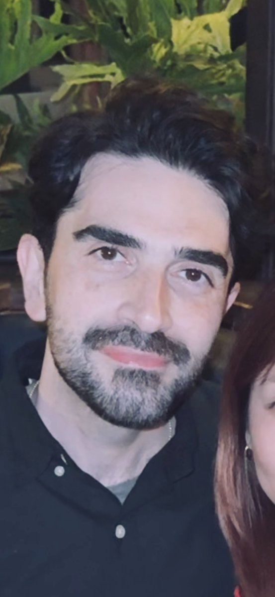 خوشحالم برای خودم، این لبخند مدتها بود از صورتم پاک شده بود و اگرم هر از گاهی میومد مصنوعی بود… سرطان یادم داد قوی باشم و بجنگم، خیانت به بیست سال عشق یادم داد عاشق خودم باشم و بدونم هیچ چیز دائمی نیست و حال خوب رو گره نزنم به ادمها. مشکلات؟ مشکلات همیشه هستن باید کنار اومد