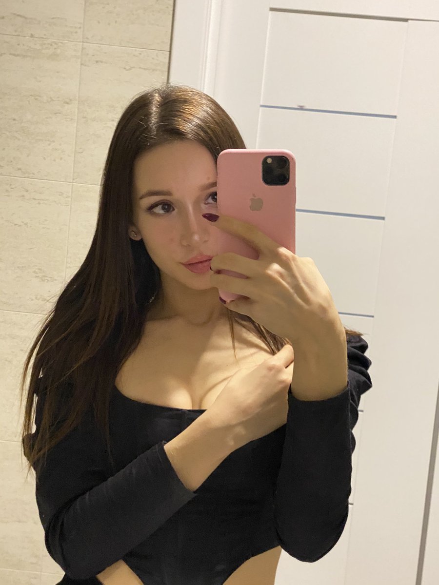 Good evening to y’all and don’t hesitate to dm and what’s on your mind💕