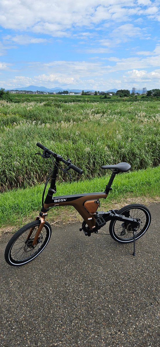 o10usun's tweet photo. いいじゃん✨Besv✨
店長から借りた電動自転車…
面白すぎる👍

#ゴーストサイクル
#電動自転車
#GhostCycle https://t.co/wzswtOXyII