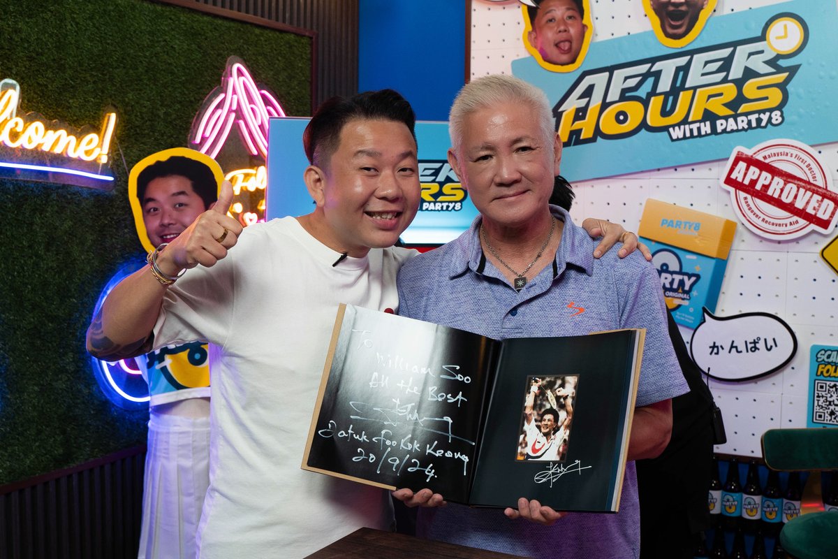 Party8my's tweet image. A huge thank you to Datuk Foo Kok Keong for joining us on last week’s AfterHour episode! 🎉 We had an amazing time, learning so much about Datuk’s incredible history, and we are beyond grateful for his autobiographies books! 

#Party8 #HangoverRecovery #VitaminStick