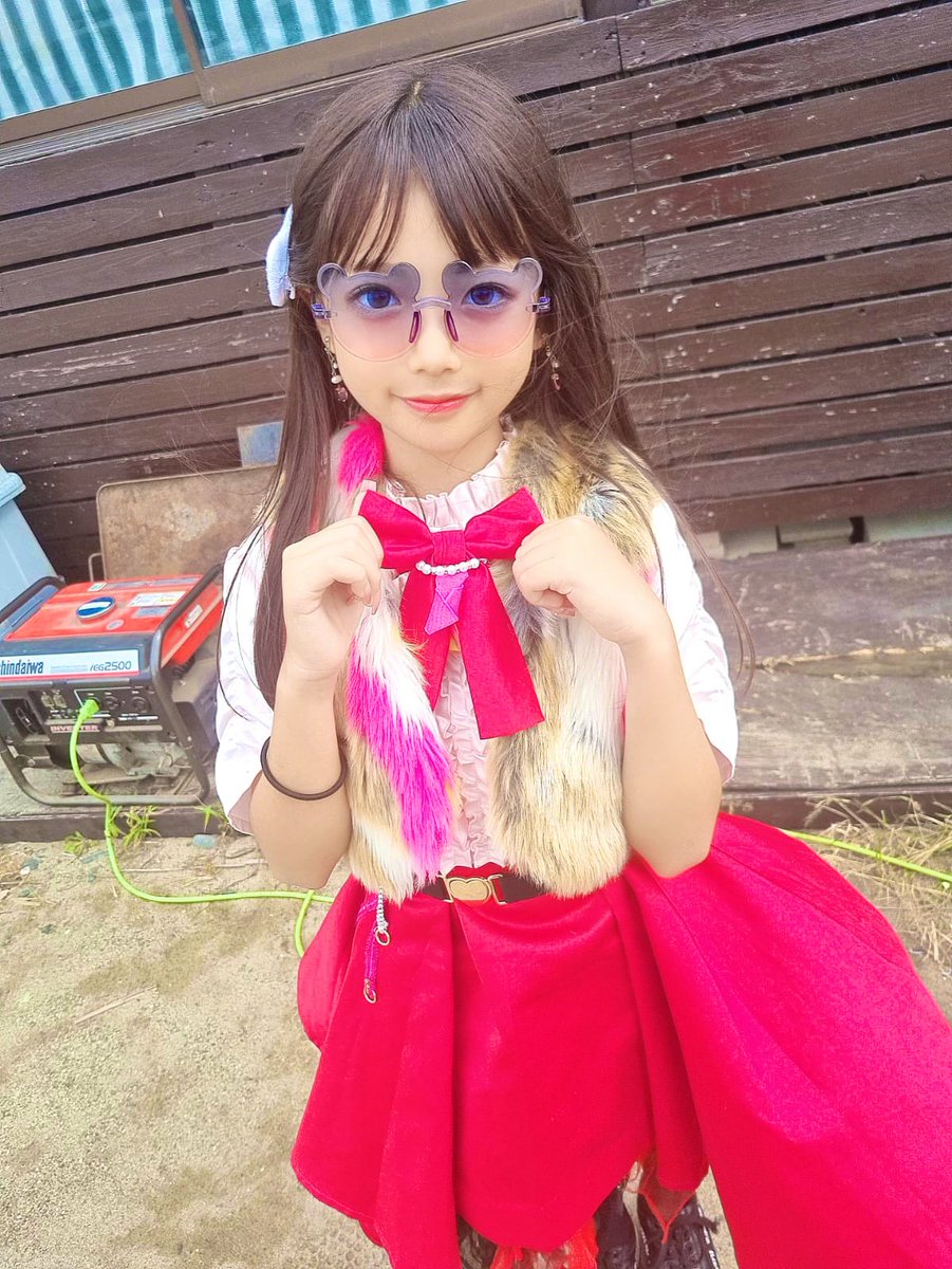 kohaku_non326's tweet image. 海LIVE🏖️お越し頂きありがとうございました💗この日は、全方向風🌪️が吹いていて…サングラス🕶️スタイルに😂笑
今回はじめて赤衣装でした💗バスの中ではゲームしたりSAで遊んだり楽しかったぁ♥️なかよしモデルチームに新メンバーいました🛸♥️
#アイドル #jsアイドル #モデル #キッズモデル #モデドル