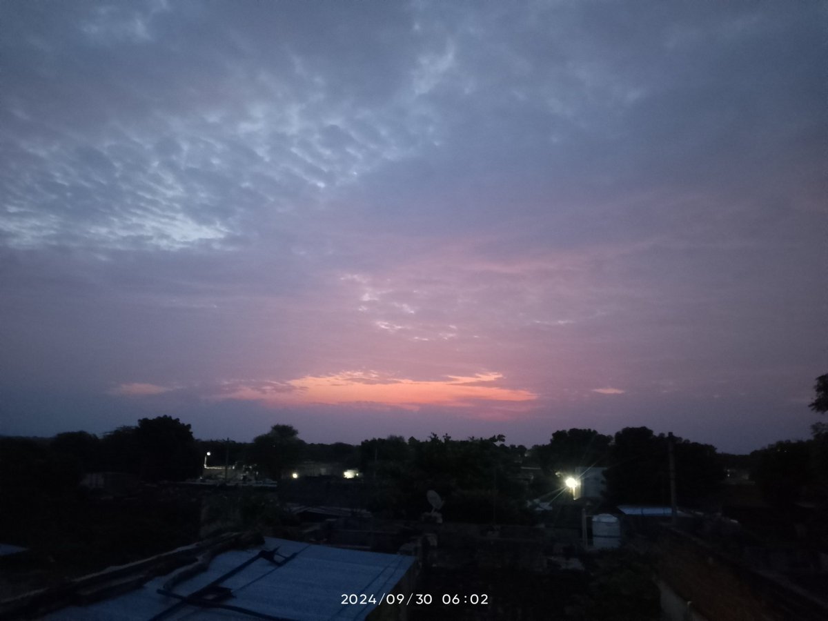 DineshMeghwal_'s tweet photo. गांव की सुबह 
सभी को राम राम 🙏🙏 https://t.co/qWbSFGANJ9