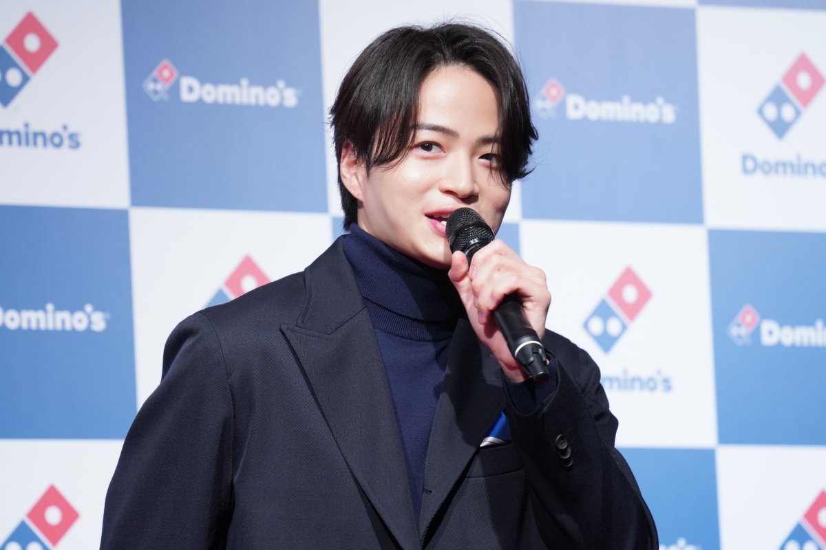 encountofficial's tweet photo. 〖 🌿 Event Photo 🌿  〗

˗ˏˋ  ♡  #timelesz #菊池風磨  ♡  ˎˊ˗

#ドミノ・ピザ 創業39周年記念発表会🤍🍕
魅力的な食べ方にくぎ付け🐣☁️

👇好きなメニューは❔
https://t.co/jkSpVjHEdN

👇メンバーへの思いとは❔
https://t.co/50ag47o4Cu