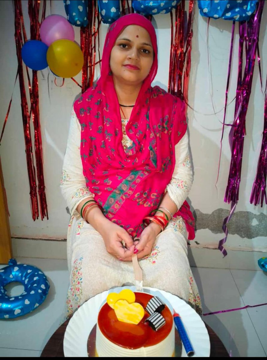 Ashish94500's tweet photo. Happy birthday darling.....💐🎂🍰❤️ https://t.co/yPVCsokTZR