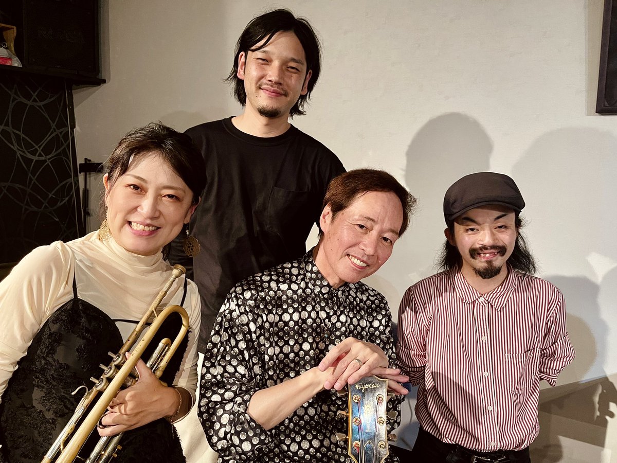 復帰ライブに続いての宮之上貴昭4、久しぶりのライブ2daysでした✨
お陰様でとても楽しく終えることが出来ました、共演者の皆様、応援して下さった皆様に感謝！
本当にありがとうございました😊