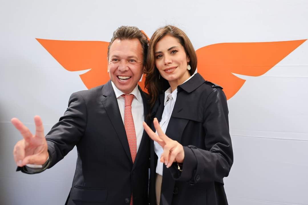 PabloLemusN's tweet photo. Como todos esperábamos, las calumnias de Morena se quedaron sin fundamentos y el Tribunal Electoral Del Poder Judicial De La Federación ratificó el triunfo de mi amiga @VeroDelgadilloG, la primera Presidenta Municipal de Guadalajara electa por las y los tapatíos, y tomará protesta el día de mañana.

Este domingo se presentó al Gabinete de la próxima administración y estoy seguro que todas y todos los integrantes realizarán un extraordinario trabajo.

Estamos listos para seguir haciendo un gran equipo por Guadalajara y por todo Jalisco. ¡Enhorabuena, Vero!