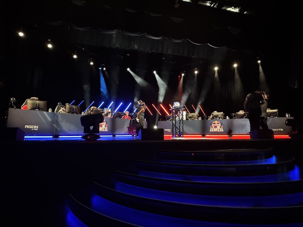 UW Vardizzle tweet media