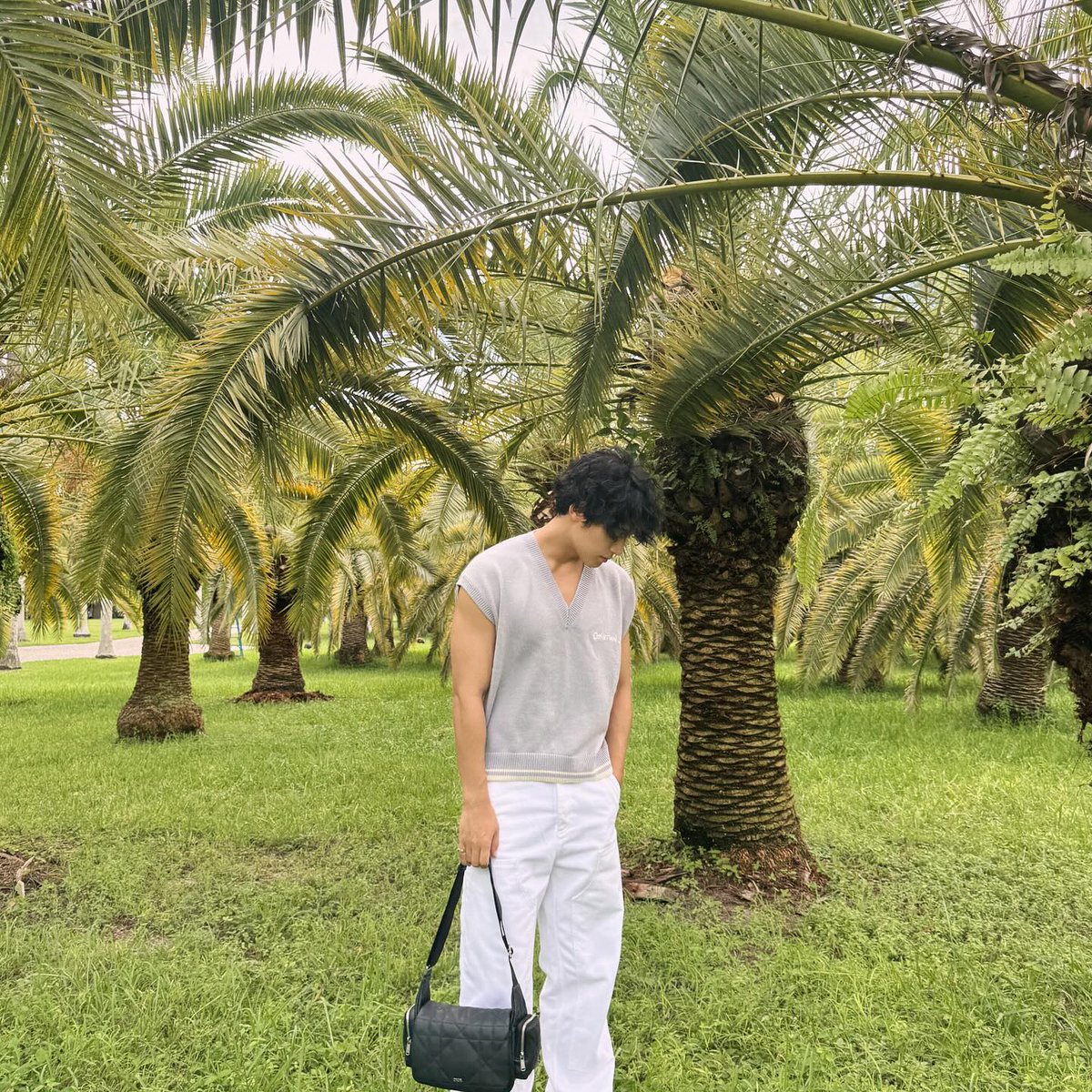 gyumedia's tweet photo. 240930 min9yu_k instagram post 📸 #민규 #세븐틴 

#.Dior #.DiorSS25 https://t.co/myBfAq0BxO