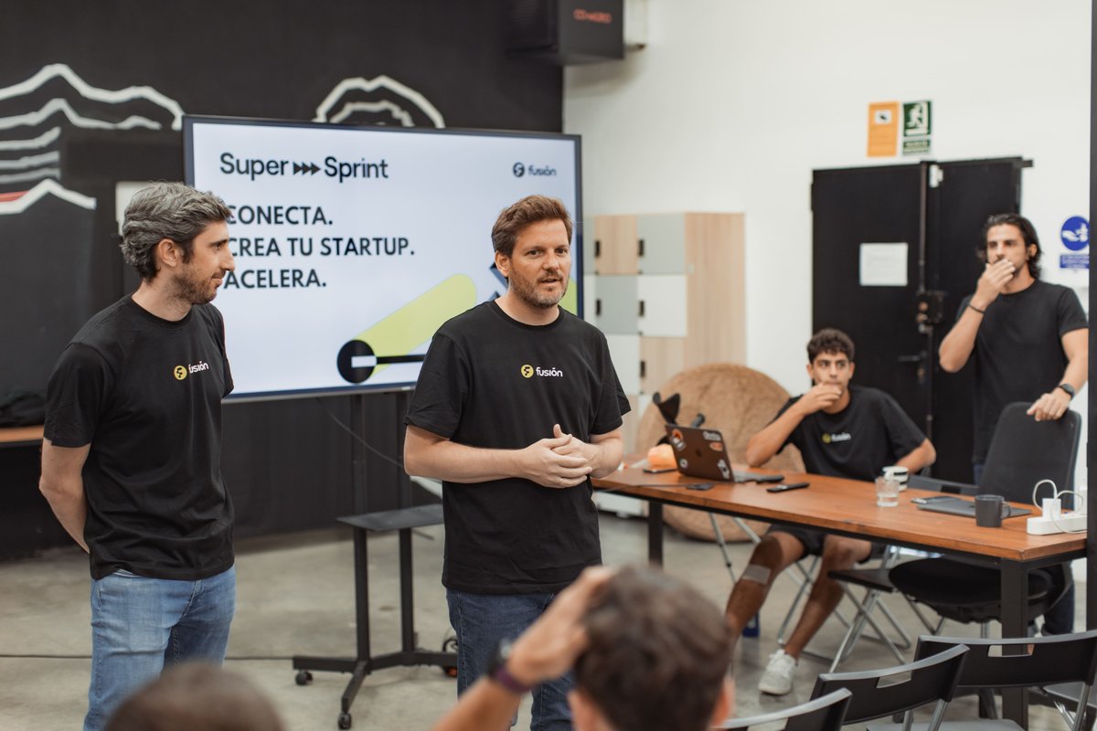 Juan Luis Pavón (@juanluispavon1) on Twitter photo La nueva aceleradora sevillana Fusión #Startups comienza a dar sus primeros frutos. Los cinco mejores equipos de emprendedores de su programa formativo SuperSprint dispondrán desde octubre en <a href="/MagmaSevilla/">Magma. Diseño ético</a> de todo lo necesario para lanzar sus negocios al mercado en tiempo record. La nueva aceleradora sevillana Fusión #Startups comienza a dar sus primeros frutos. Los cinco mejores equipos de emprendedores de su programa formativo SuperSprint dispondrán desde octubre en <a href="/MagmaSevilla/">Magma. Diseño ético</a> de todo lo necesario para lanzar sus negocios al mercado en tiempo record.