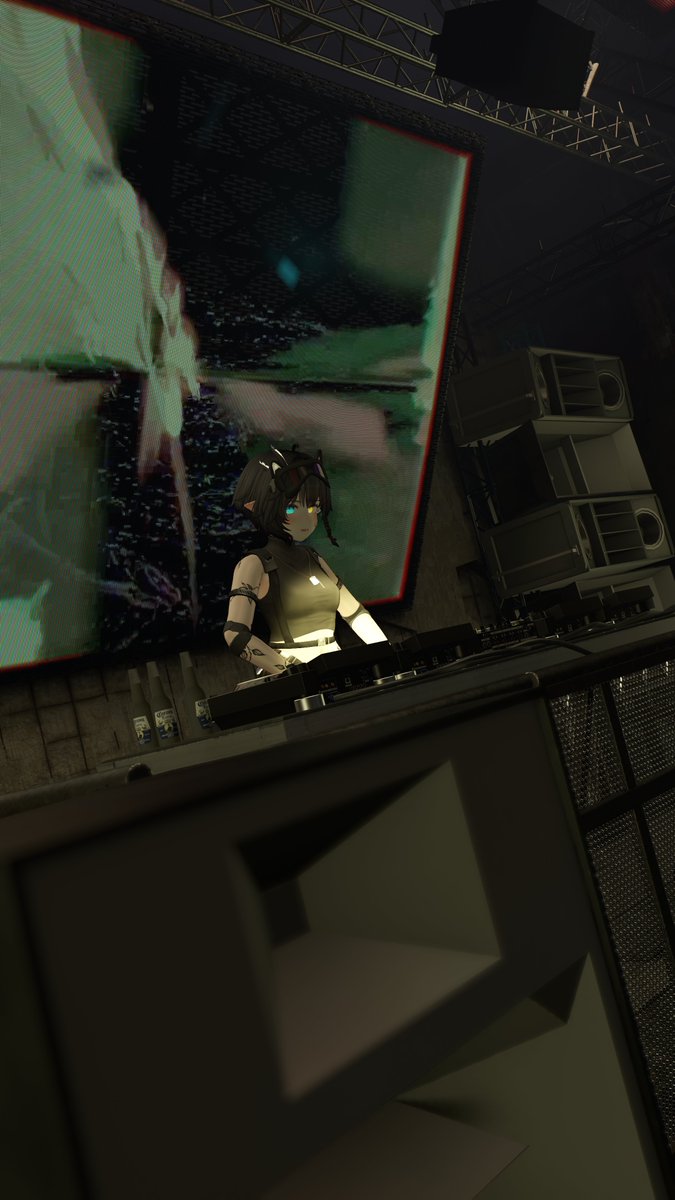 FlyTheRobo96239's tweet image. When your friend @ThomaSmooth do an awesome mix at @_SerenVR 🔥