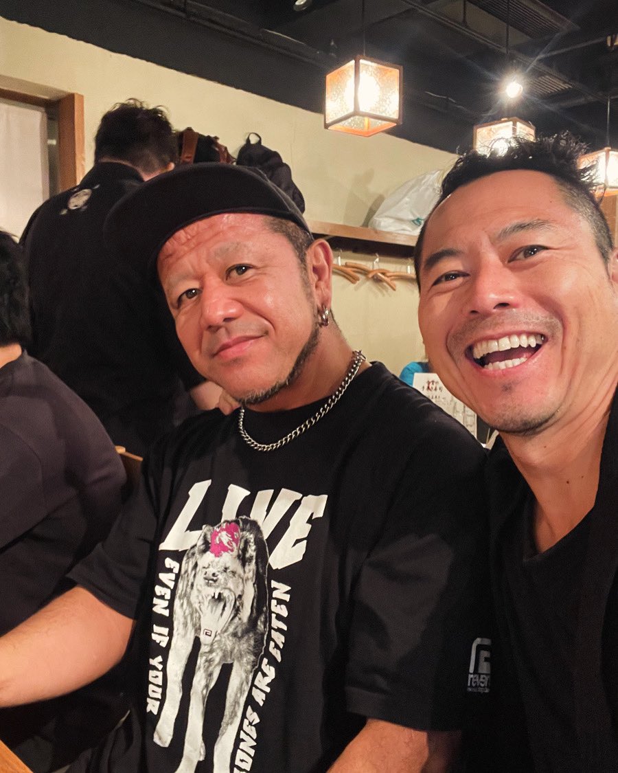 ToshioTeranishi's tweet photo. 久しぶりの兄弟飲み
それぞれのフィールドで
切磋琢磨していこう
信念と強さと実行力
何より華と艶のある漢と飲むと
ビンビンに刺激をもらえます
純、いつもありがとう
#crazymonkey0909 https://t.co/fPF0m9Bw0i
