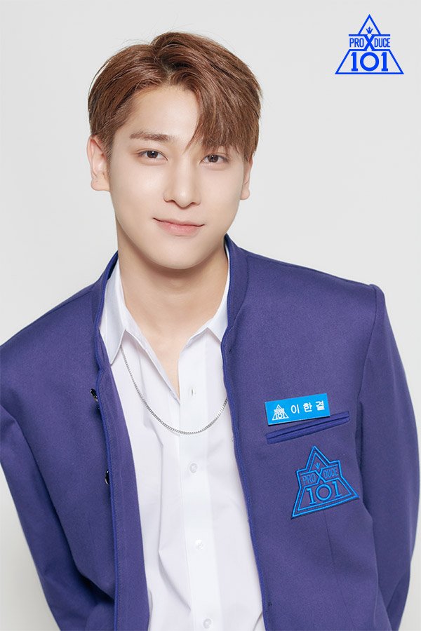 starfess's tweet photo. -star Please give Hangyul a lot of love and support di survival terbarunya Starlightboys 🥹🫶🏻 Debut kajaaaaaa Hangyul-ah!!

2019                                              2024
https://t.co/fsBzRJQ1Yc