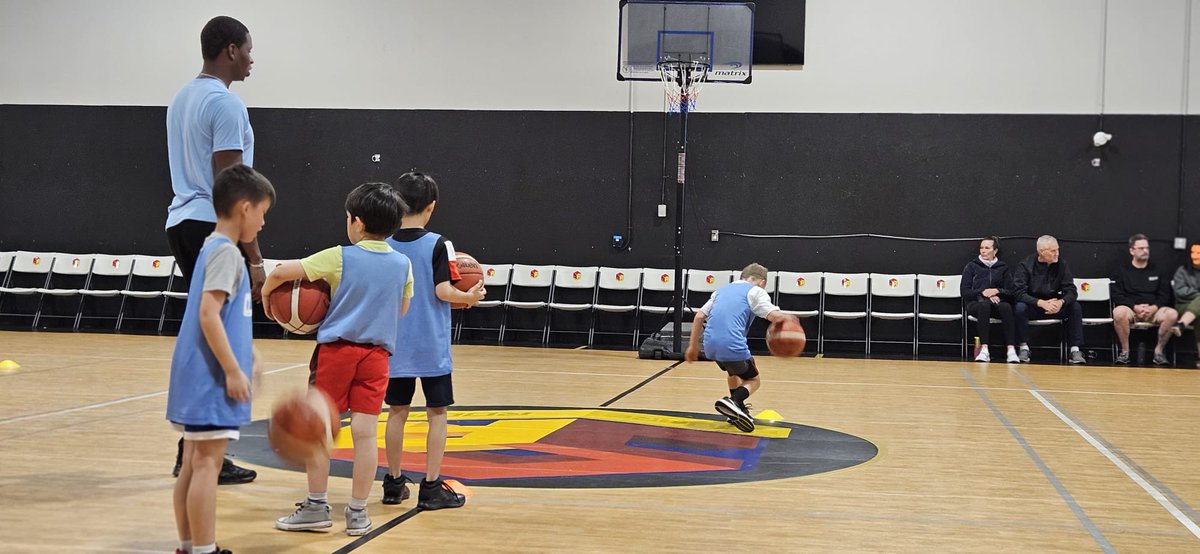 ClimbBasketball's tweet photo. Week 5. #yeg #yeghoops #ab #abhoops #climb https://t.co/4CIJpJr3Xg