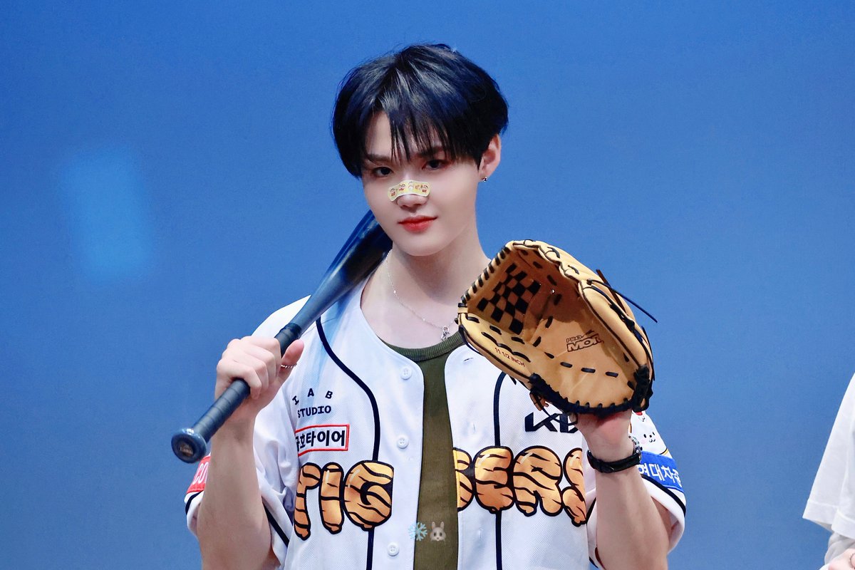 11ppasuikuy's tweet photo. 240927 
　             —̳͟͞͞⚾️            —̳͟͞͞⚾️
  —̳͟͞͞⚾️             —̳͟͞͞⚾️

#트레저 #도영 https://t.co/GLzrmBbpk3