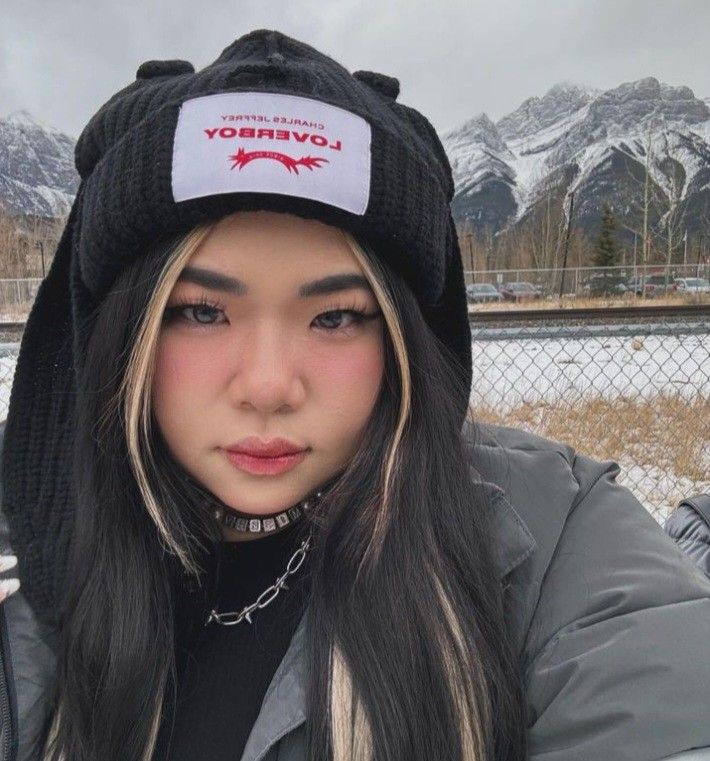 ItsAlexerFlame's tweet photo. Happiest Birthday to Our Sue Queen 👑💛 @GoldenGlare_  , I wish you will have the best day on your birthday! We love you 🫶 https://t.co/4zntsWDZpb