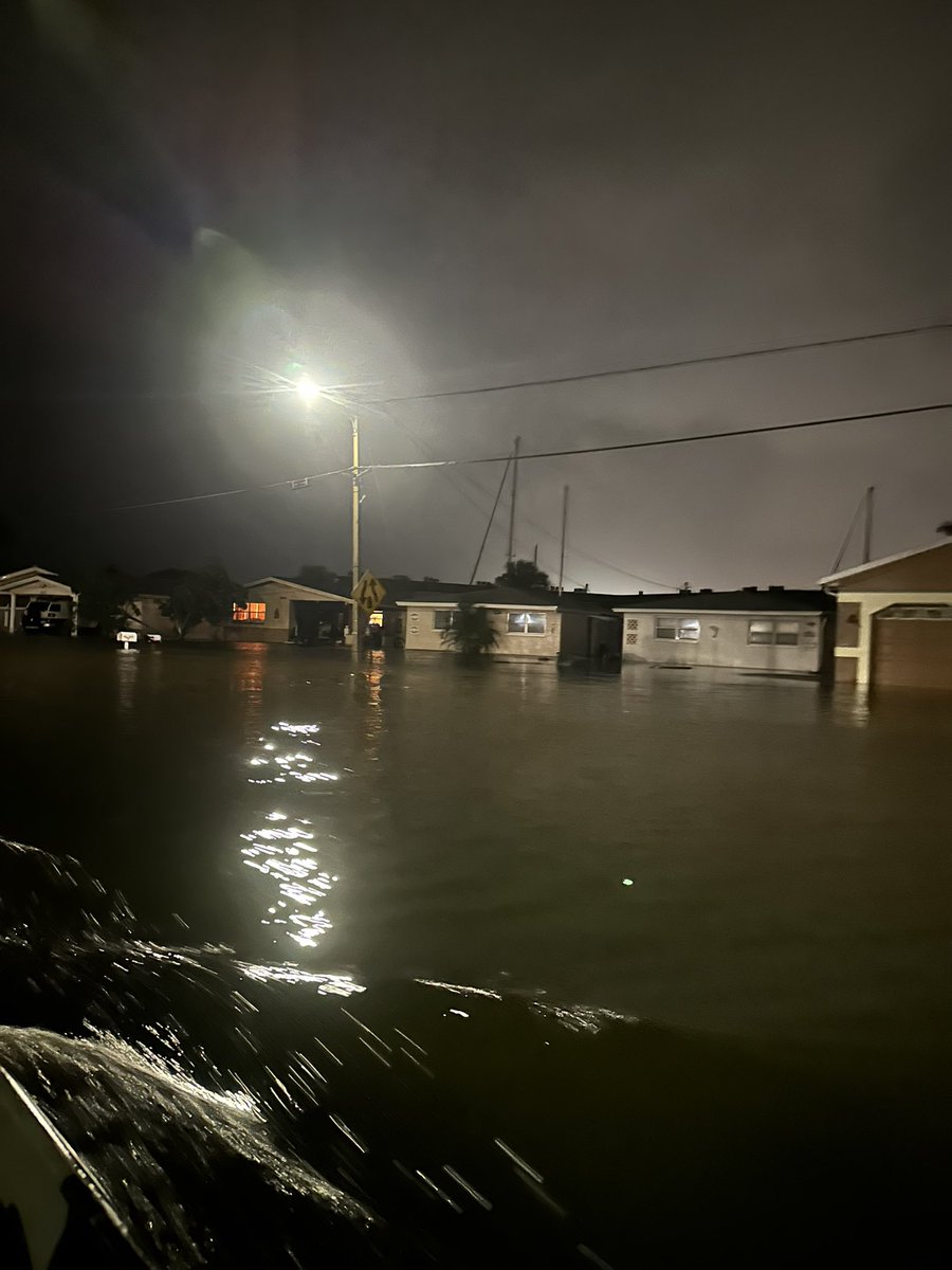MerKat1984's tweet image. Shit is hitting, Friends. #Florida  has got TWO MORE nasty storms heading your way thanks to Geoengineering..

The government wants us ALL dead..it's time to come together.#pascoFL

Pasco Florida, it's time to get gangsta.
Protect your community..

It only gets worse from here.