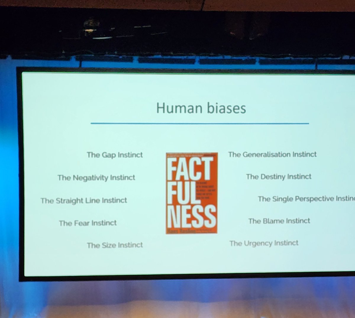 Polarisation in algorithms, but also human tendency to think in binaries and share polirised news <a href="/mkhokhar/">Masud Khokhar</a> #IIFS24