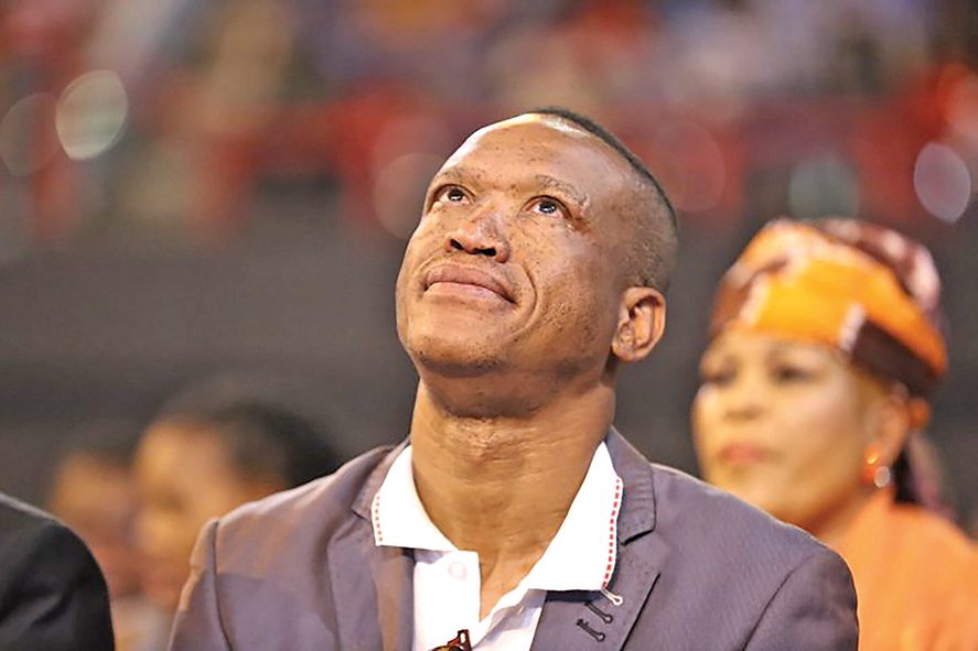 dailysunsa's tweet photo. Kwaito star has died🕊️
#RIPGeneral #Kwaitostar #SiphiweSibisi
https://t.co/aFhIBd4uBW