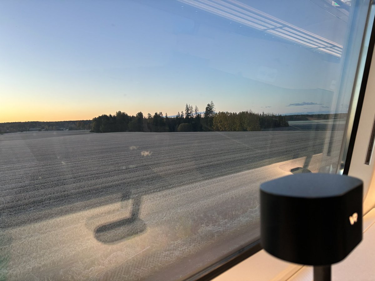 Ilari E. Sääksjärvi (@ilarisaaksjarvi) on Twitter photo Matkalla Tampereelle <a href="/SBiodiful/">STNBiodiful</a>-seminaaripäivää, jossa tavoitteena pohtia seuraavan kolmen vuoden #biodiversiteetti’aiheita. Maisema on yön aikana saanut kauniin kuurapeitteen. Kurjet lähtivät eilen. Mukavaa päivää ja alkanutta viikkoa kaikille! 💚🌎 <a href="/Akatemia_STN/">Strateginen tutkimus</a> <a href="/UniTurku/">Turun yliopisto - University of Turku</a> Matkalla Tampereelle <a href="/SBiodiful/">STNBiodiful</a>-seminaaripäivää, jossa tavoitteena pohtia seuraavan kolmen vuoden #biodiversiteetti’aiheita. Maisema on yön aikana saanut kauniin kuurapeitteen. Kurjet lähtivät eilen. Mukavaa päivää ja alkanutta viikkoa kaikille! 💚🌎 <a href="/Akatemia_STN/">Strateginen tutkimus</a> <a href="/UniTurku/">Turun yliopisto - University of Turku</a>