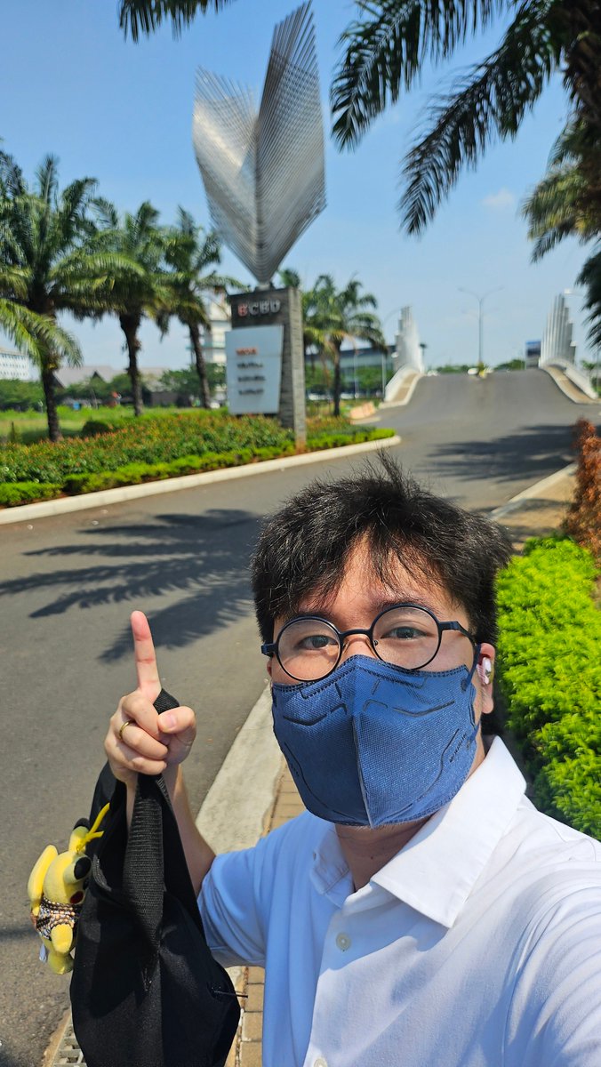 vincentstefs's tweet photo. Ga berapa lama kita bakal lewatin Jembatan BCBD. Kalau di Jakarta ada SCBD, Bekasi juga punya dong BCBD- Bekasi Central Business District yang isiniya cafe, resto, showroom BYD, soon bakal ada rumah sakit dan RESTO PAGI SORE aaaaa 🫠 Tetap fokus kita harus lewatin jembatan ini 🙌🏻 https://t.co/0HBThjpj7T