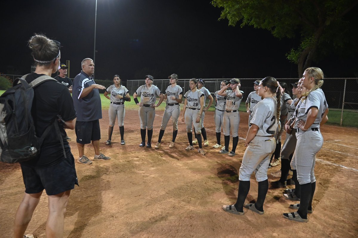 AZStorm_Mendez's tweet photo. Congratulations to this amazing team on their @PGFnetwork Premier Berth win this weekend. These ladies had more fire and grit than the record breaking temps they played in. ⚡️
Also, we want to congratulate the other teams that earned their berths. Great job out there. https://t.co/MlPutvnETe