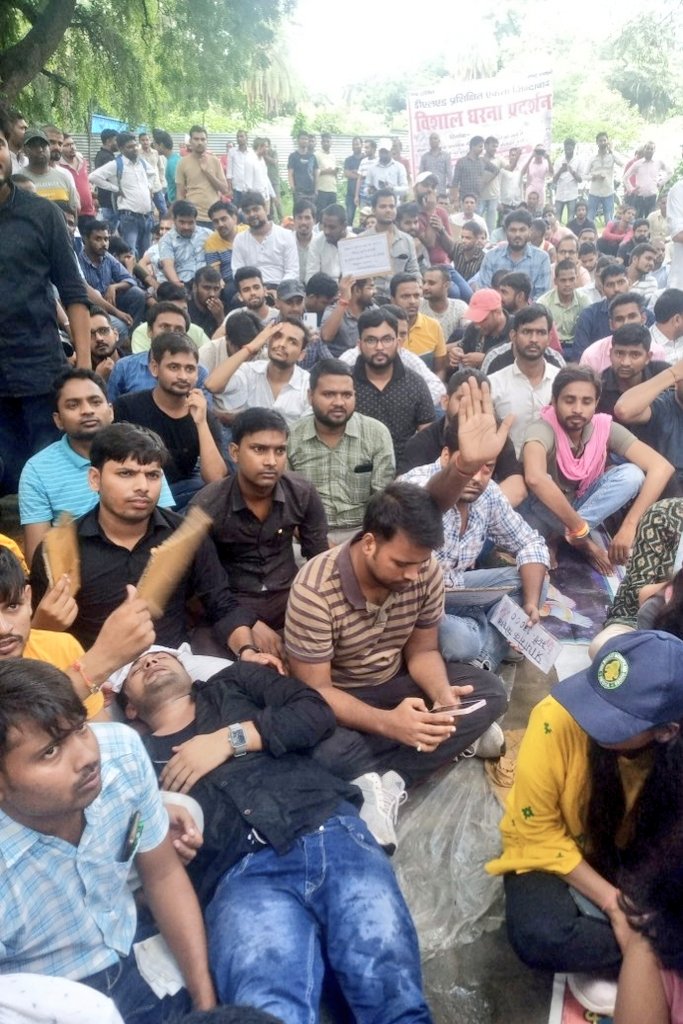 प्रिय शुभंकर मिश्रा जी,
आपका शो पूरा देश प्रदेश देखता है
आपके शो में नामी गामी हस्तियां आती हैं।

लेकिन क्या आपके Podacast में युवाओं को जगह मिलेगी?

उत्तरप्रदेश में 6 साल से भर्ती न आने से लाखों युवाओं का भविष्य खतरे में है।

क्या एक पॉडकास्ट बेरोजगारी मुद्दे पर हो सकता है?

या