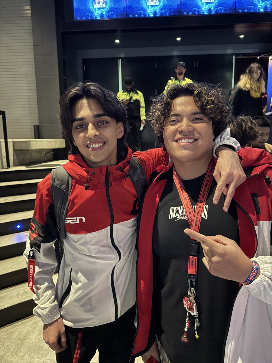 AYOOO SIXXX! tweet media