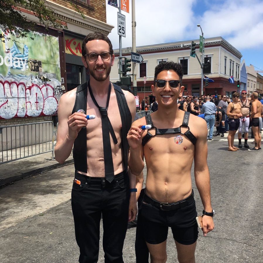 EndWokeness's tweet image. This is California Senator Scott Weiner, a close friend and ally of Kamala Harris. 

These are some of the bills he's behind:

AB 957: Penalizes parents who don't affirm a chiId’s trans identity 

SB 107: Removes an out of state chiId from their parents if they travel to…
