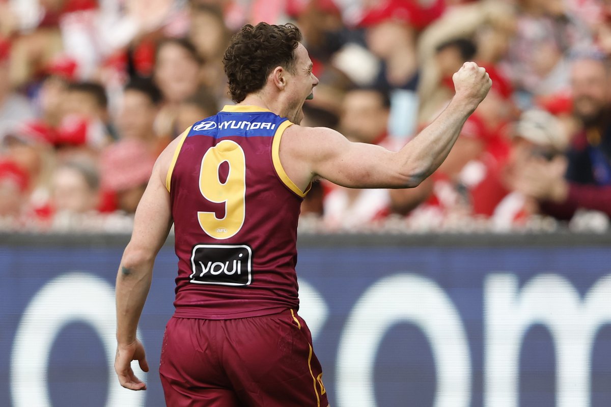 AFLCoaches_'s tweet photo. CONGRATULATIONS 
LACHIE NEALE
2024 GARY AYRES AWARD WINNER

Voted by the @AFLCoaches_ as the best finals player

https://t.co/x9FPdR2nfK https://t.co/VWQ3fm8yvh