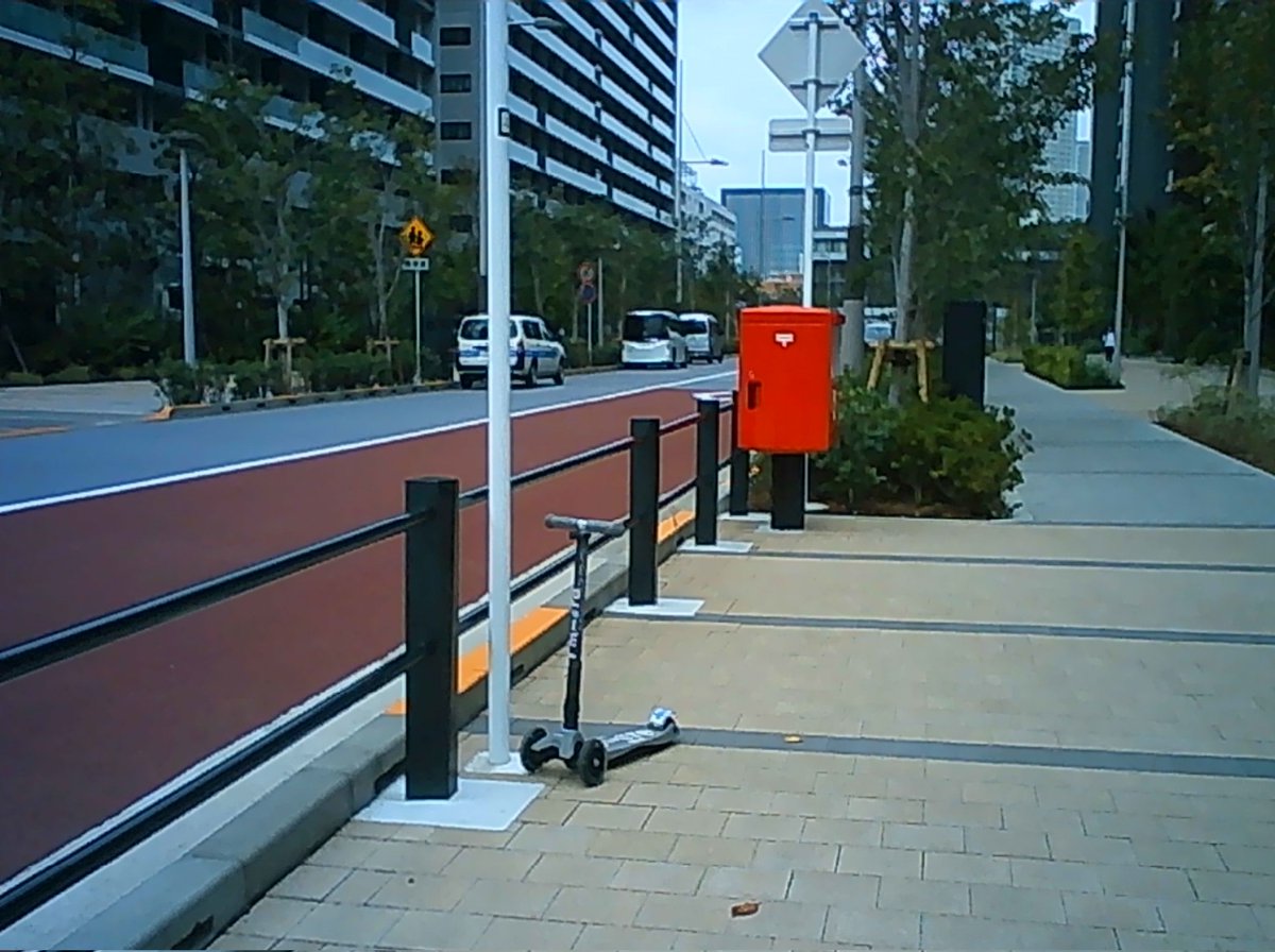 toro0e0's tweet image. 忘れもの
子どものキックボード
おうちに帰れますように

#トイカメラ #トイデジカメ #PIENIFLEX