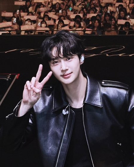 inmyheyday_'s tweet photo. 변우석                                      벼누서기 https://t.co/NQWQjBjjMZ