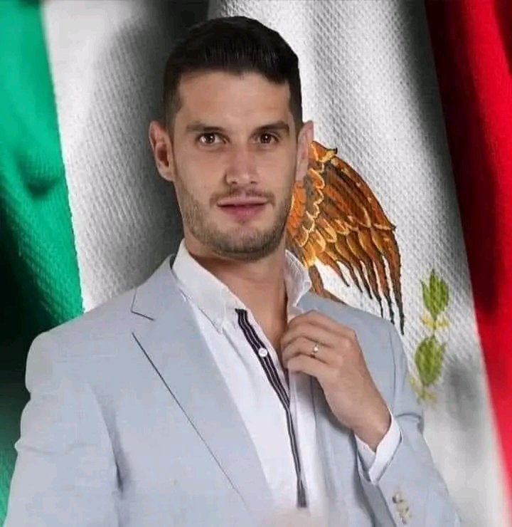 FF455238655477's tweet photo. Madurar es aceptar que
Adrián marcelo el verdadero ganador de esta casa de los famosos
#LaCasaDeLosFamososMx  #AdrianMarcelo #LaCasaDeLosFamososMex2 https://t.co/AeEI4UqX90