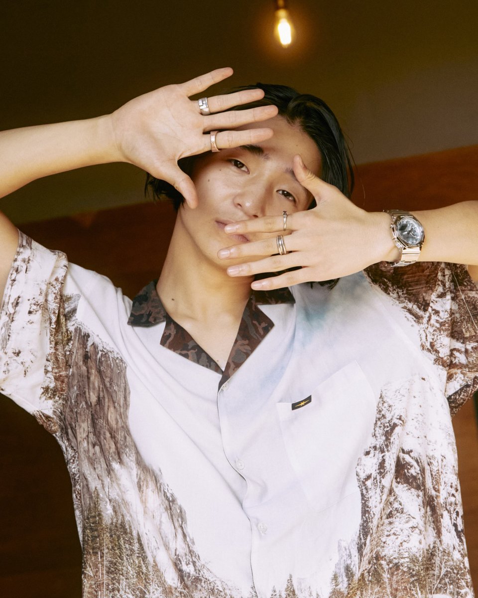 GSHOCK_OFFICIAL's tweet photo. The D SoraKi meets GM-2110D-2AJF
八角形フォルムのアイコニックモデルに、質感の高いメタルベゼル&バンドを採用したGM-2110D。5つのカラーダイアルの中から #TEAMGSHOCK の @sorakisoraki が選んだのは爽やかなライトブルー。
⌚️GM-2110D-2AJF
https://t.co/Uf7IplaePw https://t.co/LKKCvOKDro