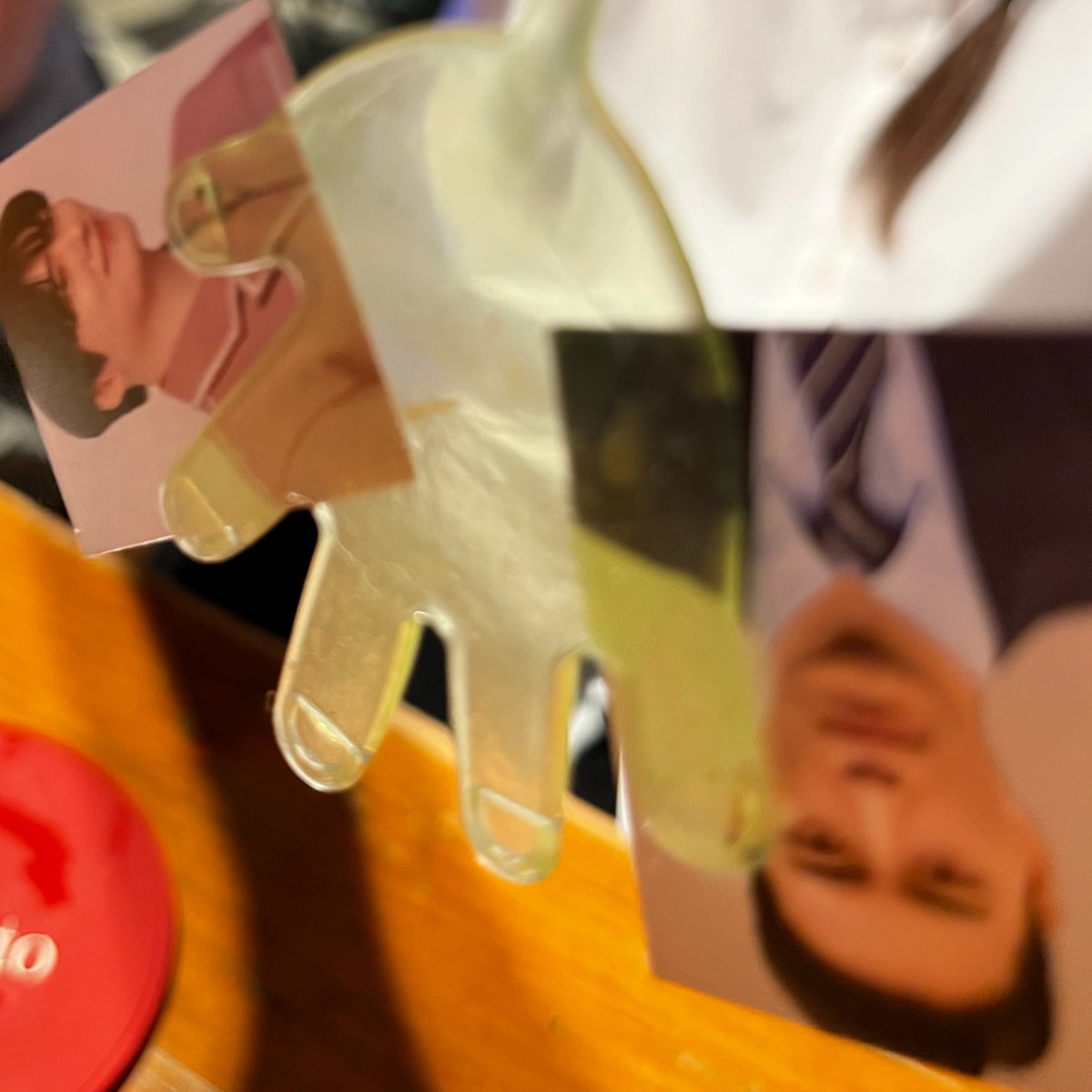 명수옹생카로 시작된 오레오들의 오프 〰️✨샘들과 함께 처음 생카도 가보고 맛있는 음식과 디저트를 먹으면서 이야기도 나누고 솜깅사진도 찍어서 정말 알차고 재밌는 하루였어요 !! 준비한 굿즈도 하나씩 꺼내보며 다들 좋아해주셔서 감사했습니다..// 특히 피읖샘의 손끈끈이 최고 !! 🍀🤍