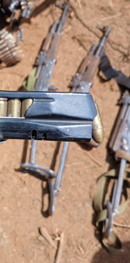 ANOTHER WIN AGAINST TERRORISTS
Kenya's elite Multi Agency security team conducted an intelligence-led operation against #AlShabaab militants who attempted to establish a makeshift camp inside Boni Forest.

The Sunday night operations caught the #Alshabaab militants by surprise. 4