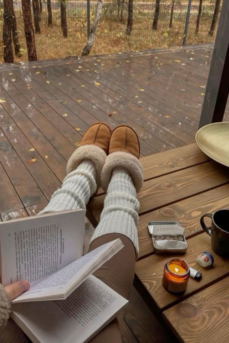 modernlilithh's tweet photo. hello, october 🍂 https://t.co/N1St3dfoVD