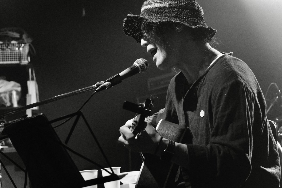 kurebeny's tweet photo. ⚪︎⚪︎LIVE情報⚪︎⚪︎⚪︎
⚫︎2024.10.2(水)
長野INDIA live the SKY
ACOUSTIC SELECT WEDNESDAY
open19:00 start19:30
誠 (Luta bleeder)弾語り 21:20〜
#indialivethesky
#lutableeder https://t.co/jClmb8Y9Fe
