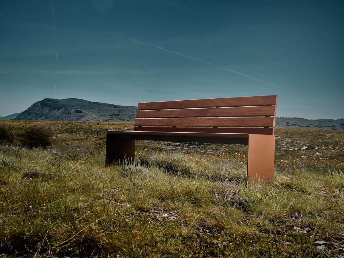 CYRIA_Design's tweet photo. ABSOLUT public bench: blends style, durability, and eco-materials. Customize yours at https://t.co/BjAZauJJsT ! #UrbanFurniture #EcoDesign https://t.co/M9Uc087M7t