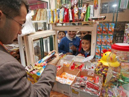 drahmetrasim's tweet photo. Sağlık Bakanlığı, gerçekten obezite ve peşinden gelen onlarca kronik hastalıkla mücadele etmek, bunları önlemek istiyorsa okul kantinlerinde paketli yiyecek içecek satışını derhal yasaklamalıdır. @saglikbakanligi https://t.co/0cpeLvWWy9