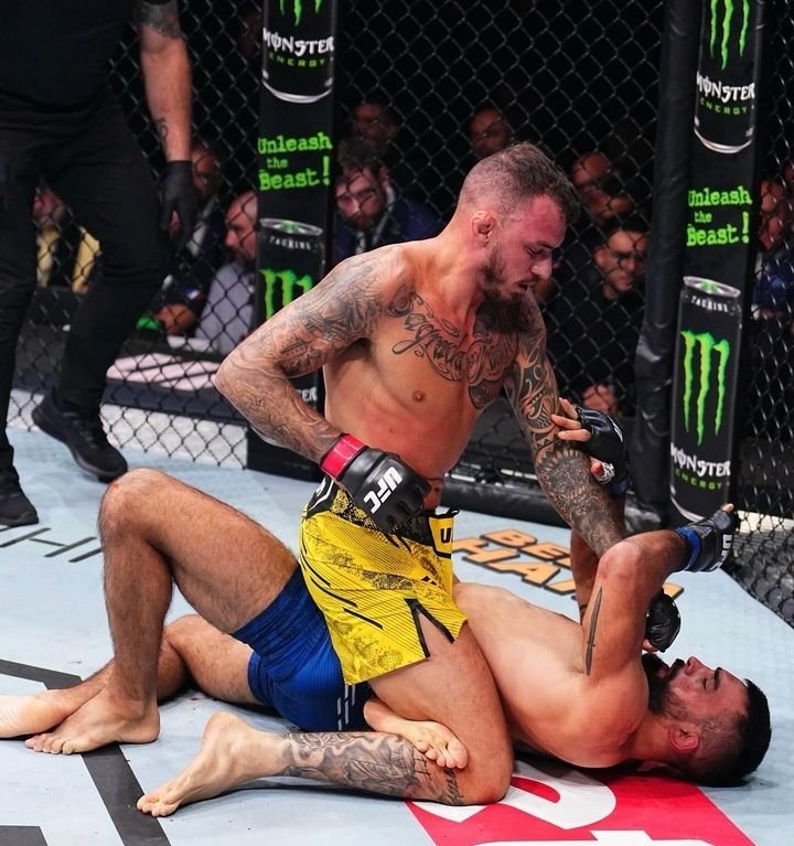 lethalbjj's tweet photo. Le triangle de corps carrément en montée de Moicano sur BSD 

Même Michael Scofield ne peut pas sortir de ce bourbier https://t.co/ZluOqCIOhi